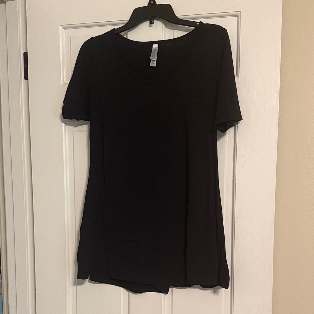 LuLaRoe Black Short Sleeve Scoop Neck Tee